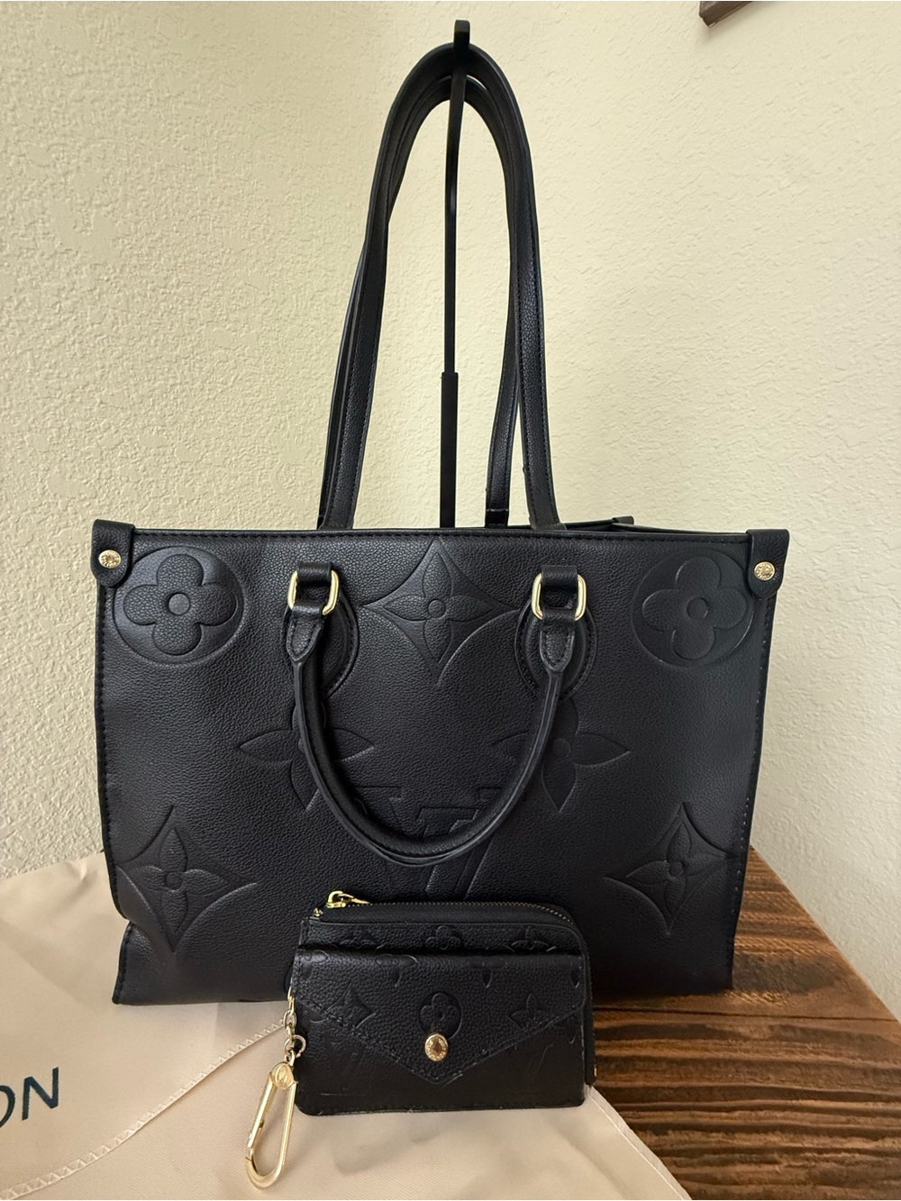 Luxury Fashion On the go MM Tote + Card/KeyHolder